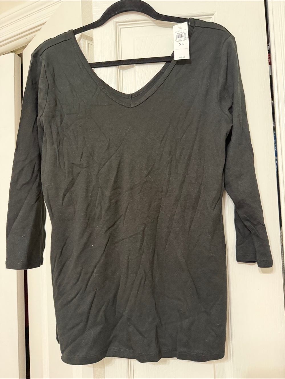 Ann Taylor Black V-Neck 3/4 Sleeve Top
